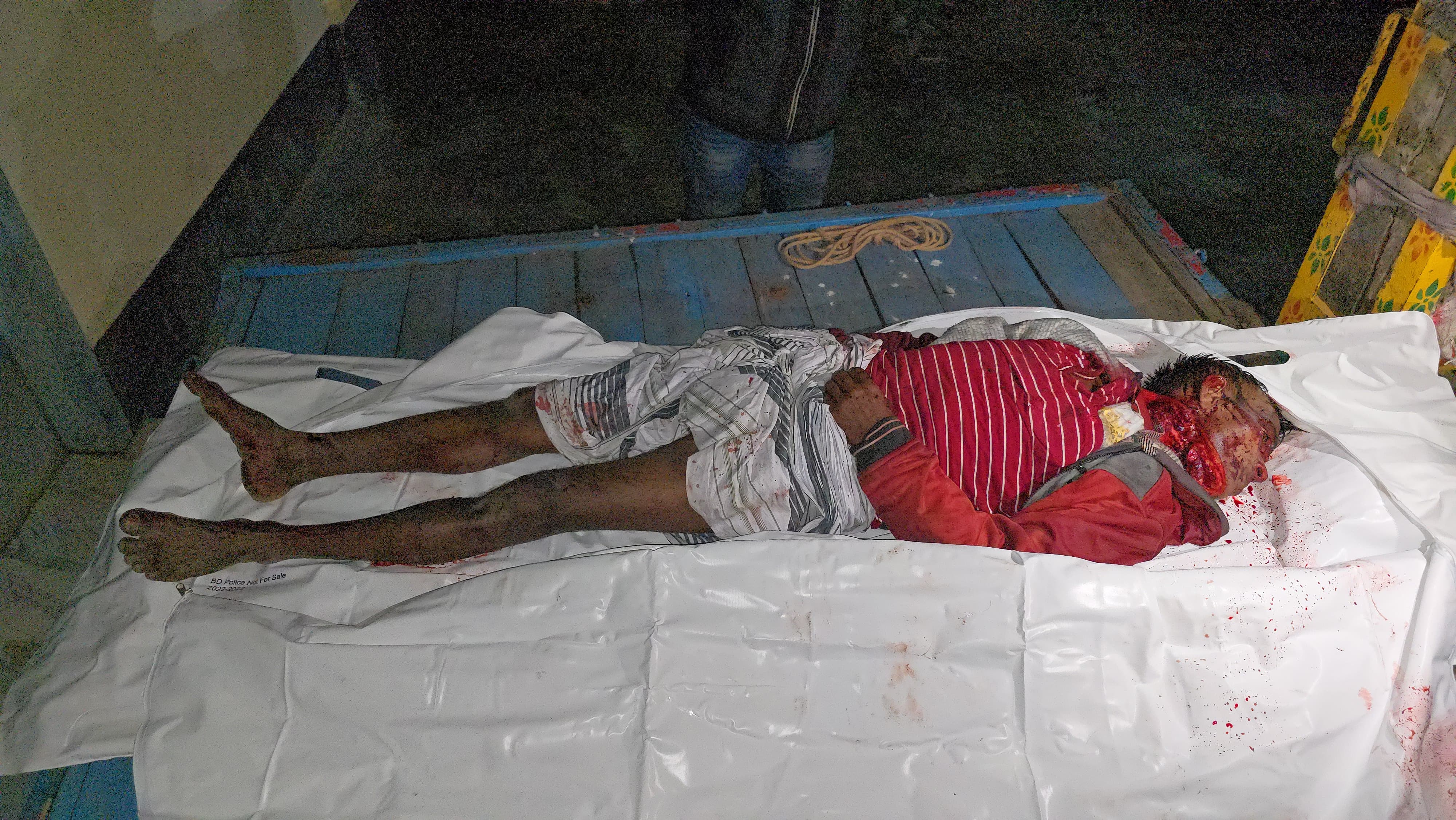 সাঁথিয়ায় এক চরমপন্থী নেতাকে গলা কেটে হত্যা 