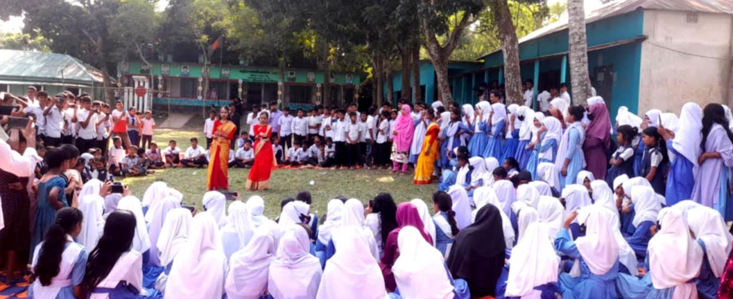 উল্লাপাড়ার সড়াতৈল স্কুলে জুলাই-আগষ্ট গণঅভ্যুত্থানের শহীদদের স্মরণ সভা