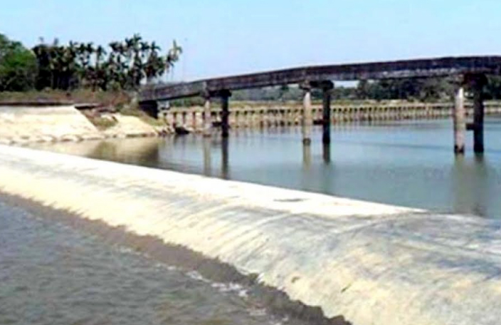 পাউবোর অবহেলায় রাবারড্যাম ফোলানো হয়নি, সেচ সংকটে বিপাকে কৃষক