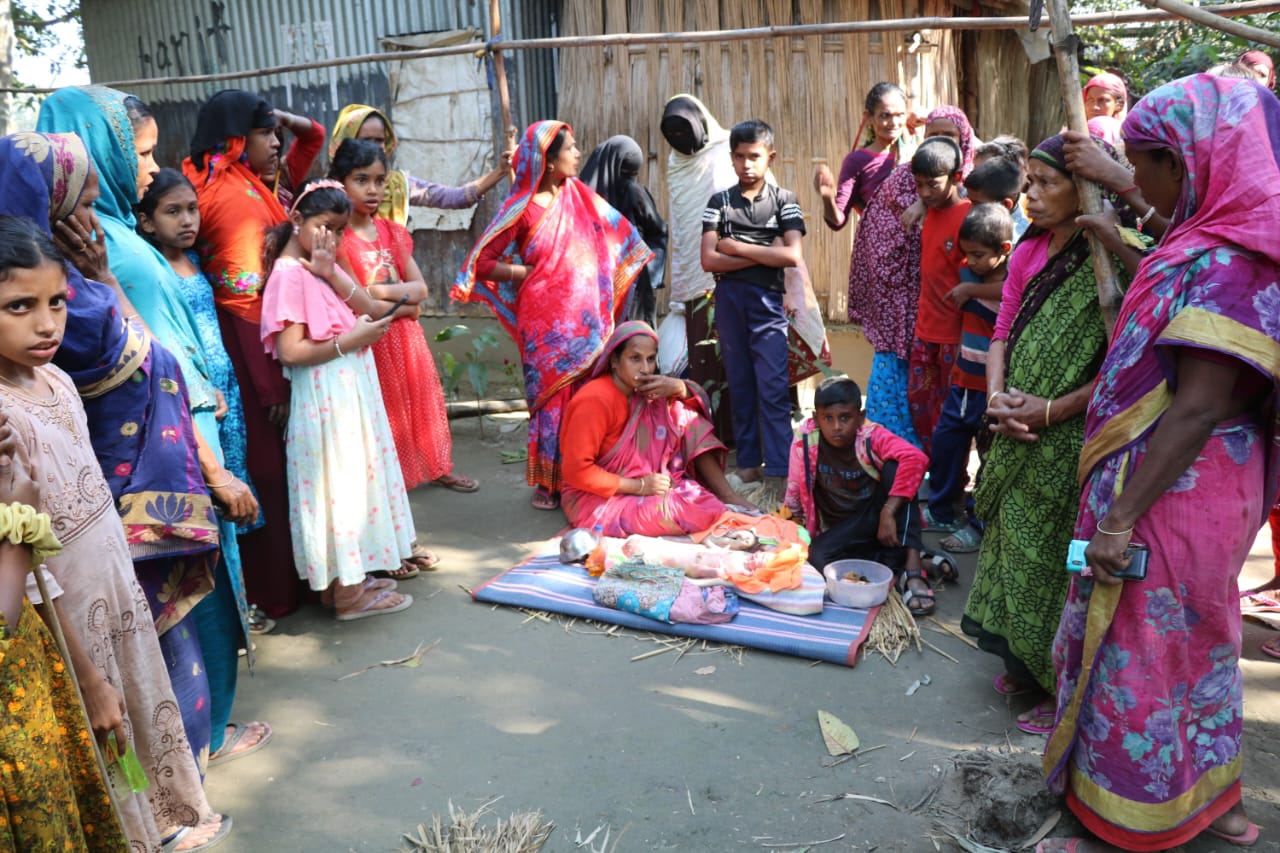 শ্রীপুরে দুই মাথা তিন পা নিয়ে অদ্ভুদ শিশুর জন্ম!
