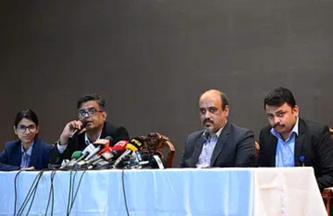 শেখ হাসিনাসহ ৯৭ জনের পাসপোর্ট বাতিল