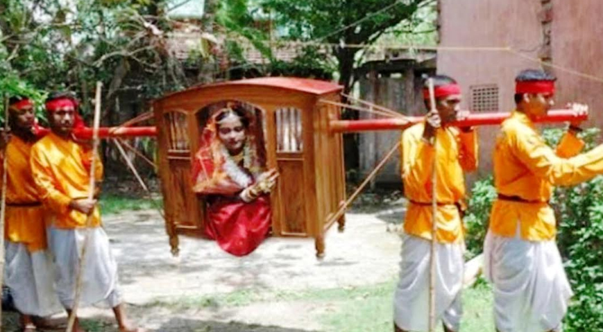 গ্রাম বাংলার ঐতিহ্যবাহী পালকী এখন বিলুপ্ত