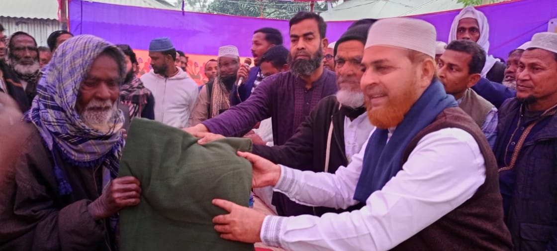 অসহায় দুস্থদের মাঝে কম্বল বিতরণ