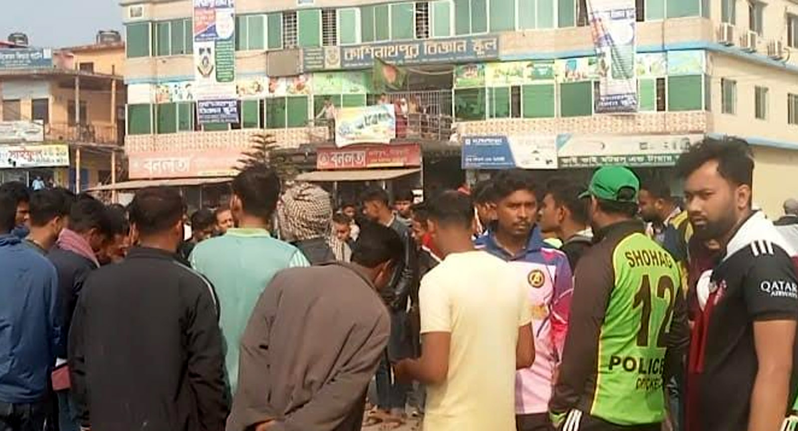 সাঁথিয়ায় সড়ক দুর্ঘটনায় ঝরে গেল দুই প্রাণ
