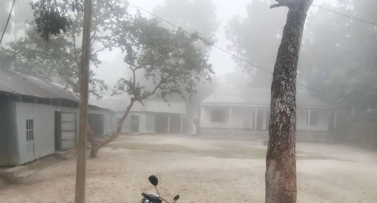 চিলমারীতে শৈত্যপ্রবাহে বিপর্যস্ত জনজীবন