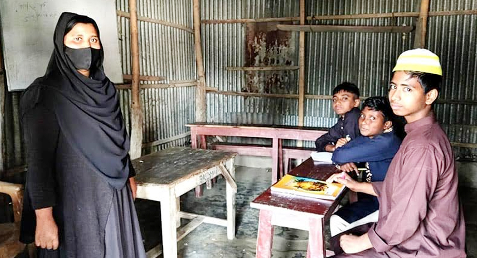 আয়া-নৈশপ্রহরী দিয়ে ক্লাস নেওয়ানো সেই মাদ্রাসা সুপারকে শোকজ