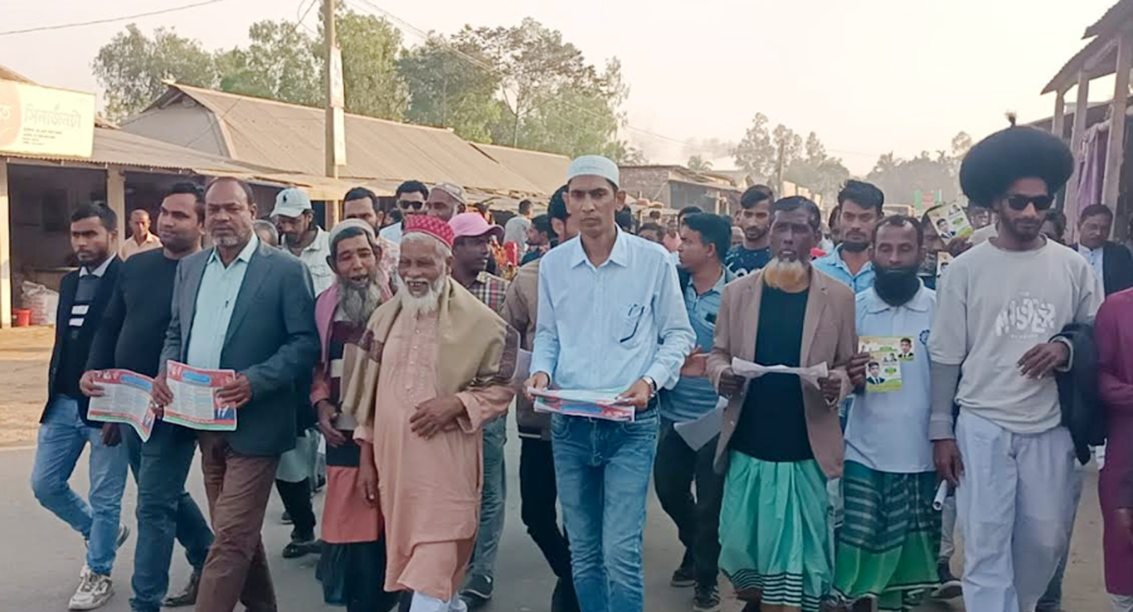 রাষ্ট্র কাঠামো মেরামতে তারেক রহমানের ৩১ দফার প্রচার লিফলেট বিতরণ
