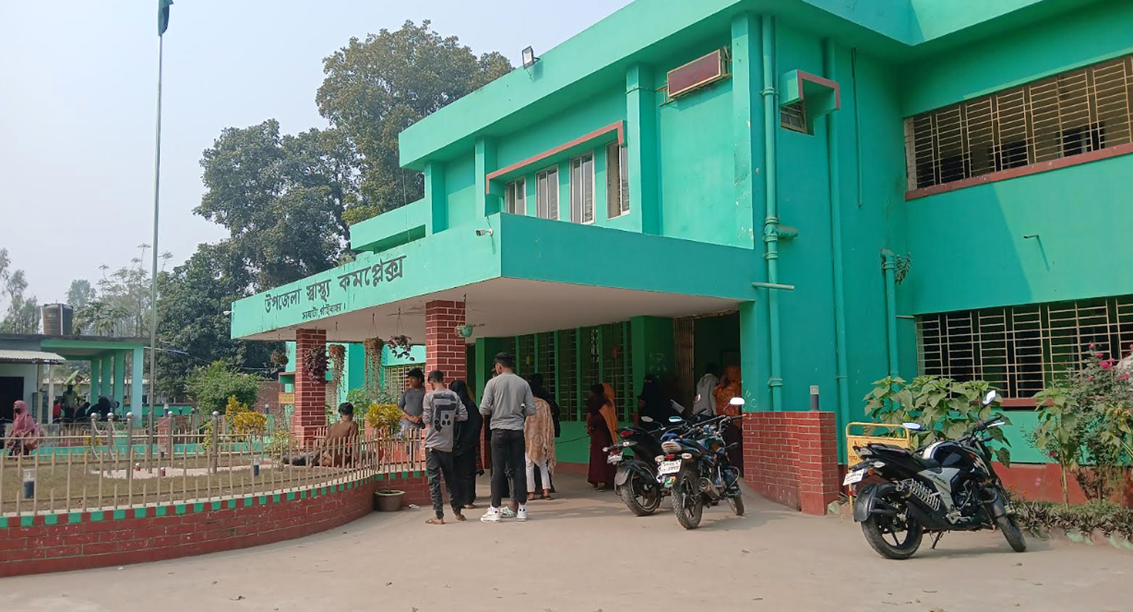 চিকিৎসক না থাকায় সেবা বঞ্চিত সাঘাটার মানুষ 