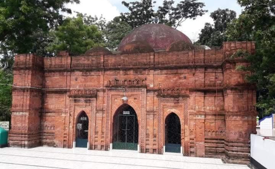 পর্যটন সম্ভাবনাময় প্রত্নতাত্ত্বিক নিদর্শন কালিগঞ্জের প্রবাজপুর শাহী মসজিদ