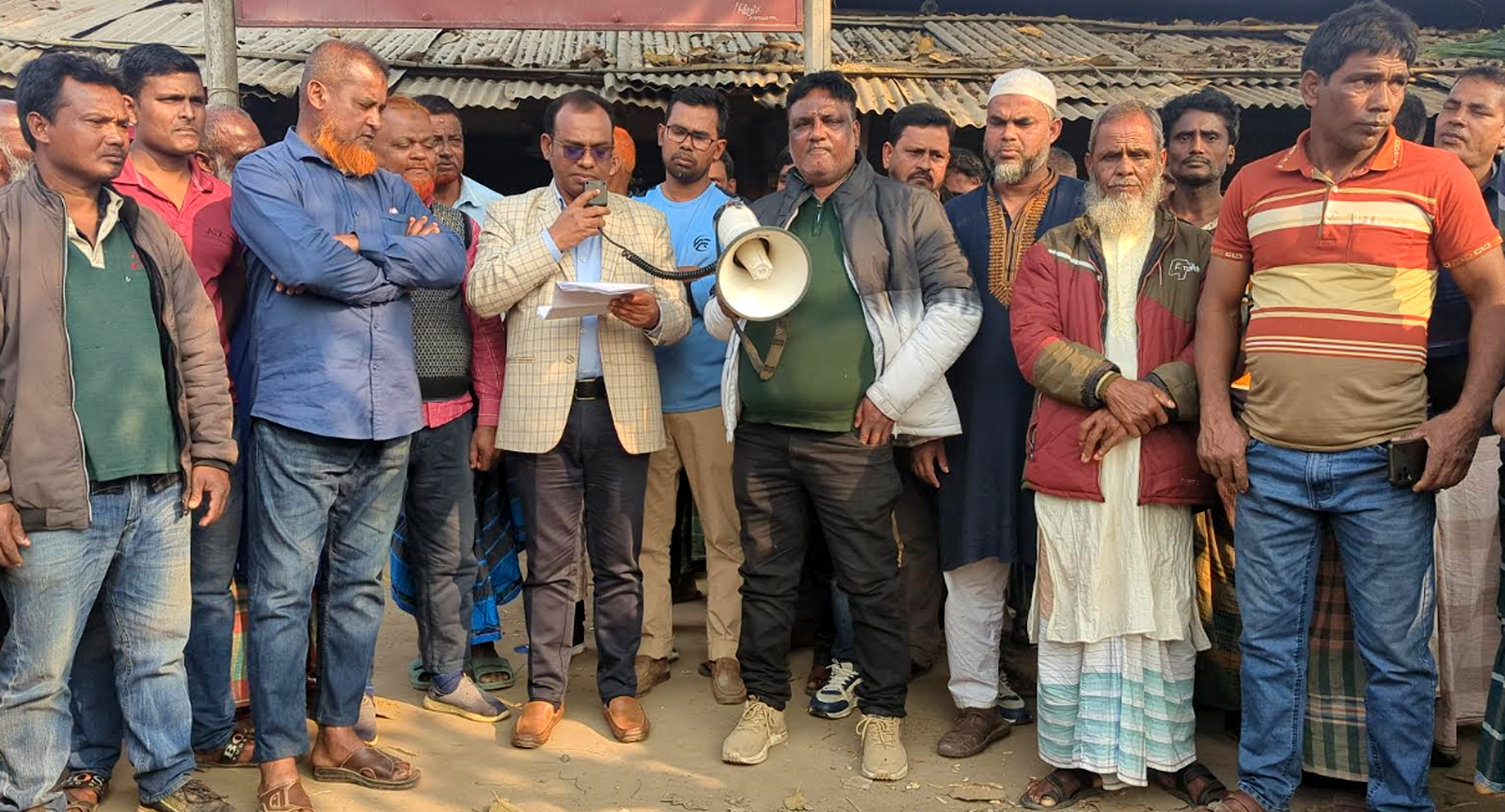 বিক্ষোভের মুখে আলু চাষীদের দাবি মানল শাহী হিমাগার কর্তৃপক্ষ