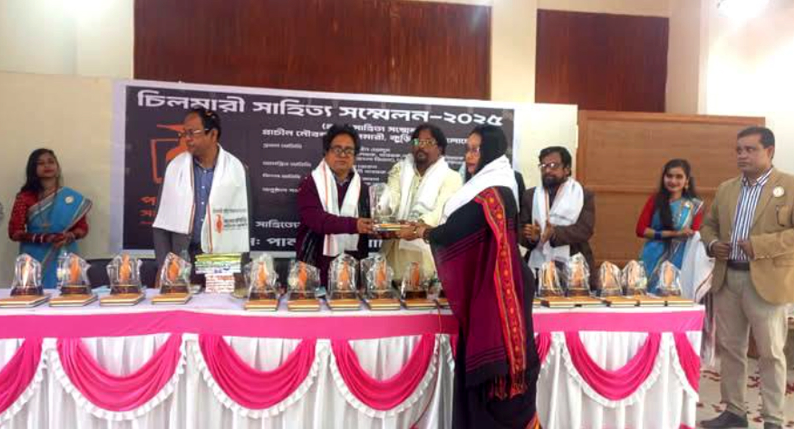 চিলমারীতে প্রথম বারের মতো অনুষ্ঠিত হলো সাহিত্য সম্মেলন