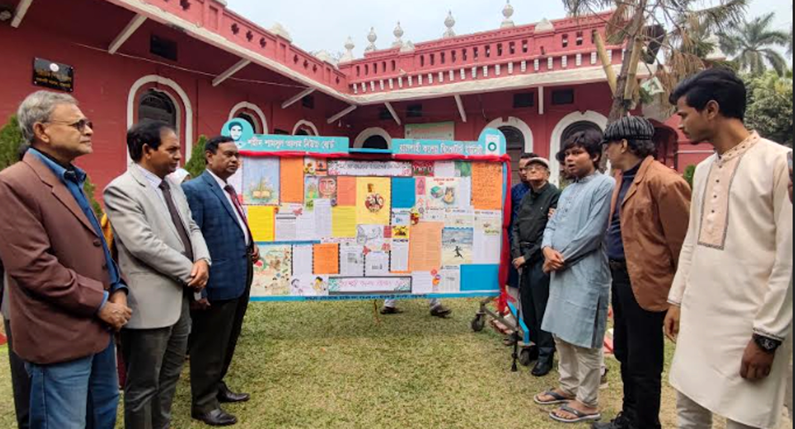 রাজশাহী কলেজে নির্মীত শহীদ মিনারটি দেশের প্রথম হিসেবে স্বীকৃতির দাবি