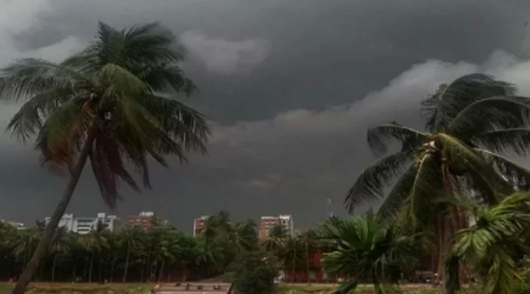 দেশের ৯ জেলায় ৬০ কিমি বেগে ঝড়ের পূর্বাভাস