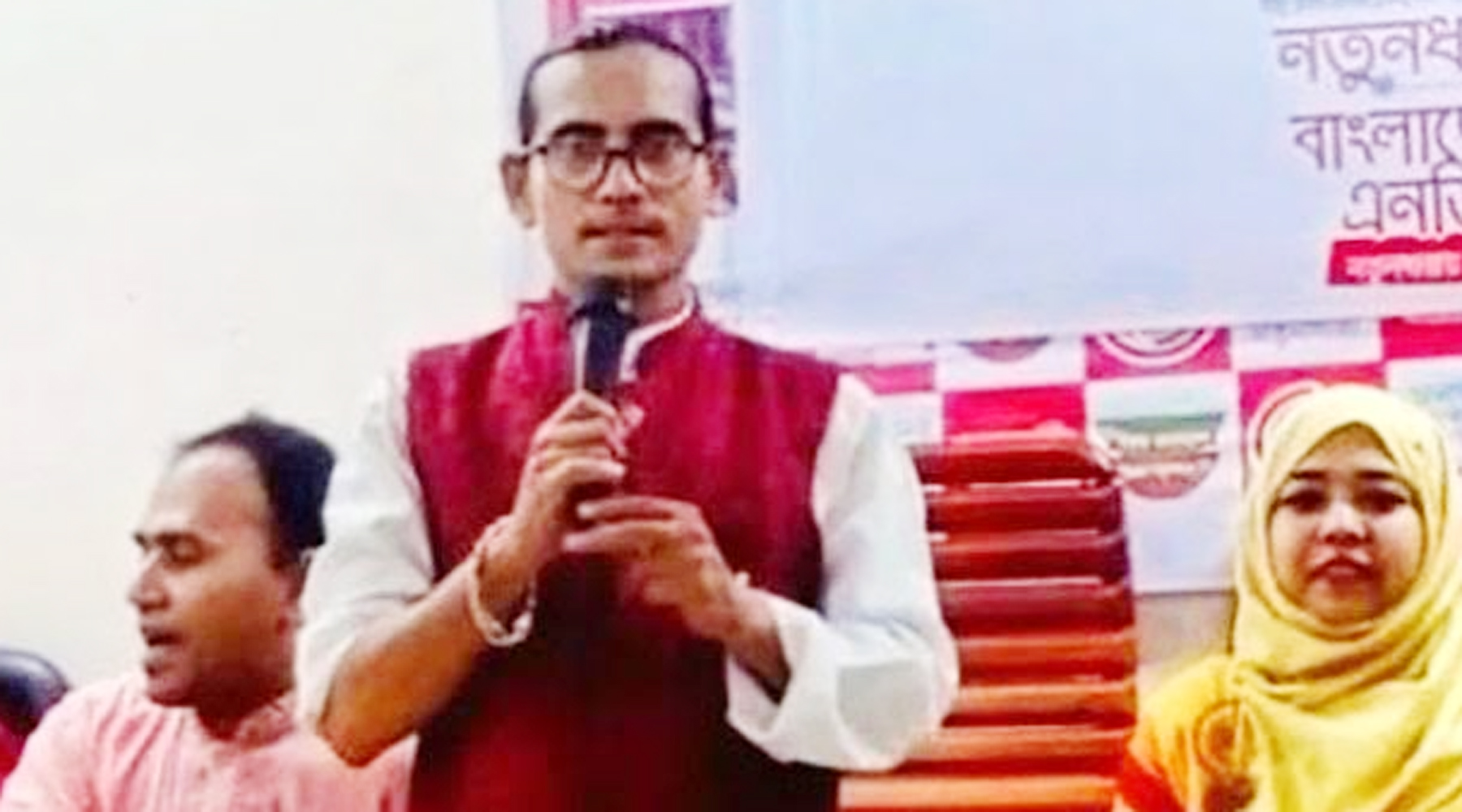 সরকার ও উপদেষ্টাদেরকে প্রশ্নবিদ্ধ করা ভুল