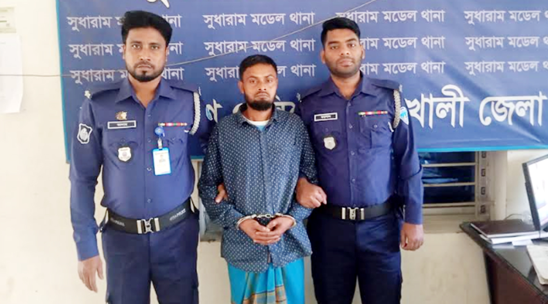 চুরির সময় চিনে ফেলায় নারীকে কুপিয়ে হত্যা!