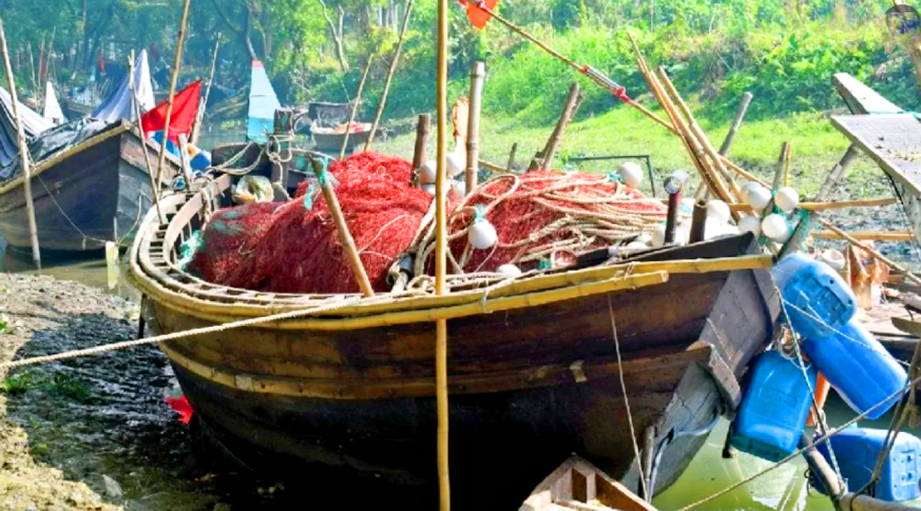 আজ থেকে মেঘনায় দুই মাস মাছ ধরতে পারবেন না জেলেরা