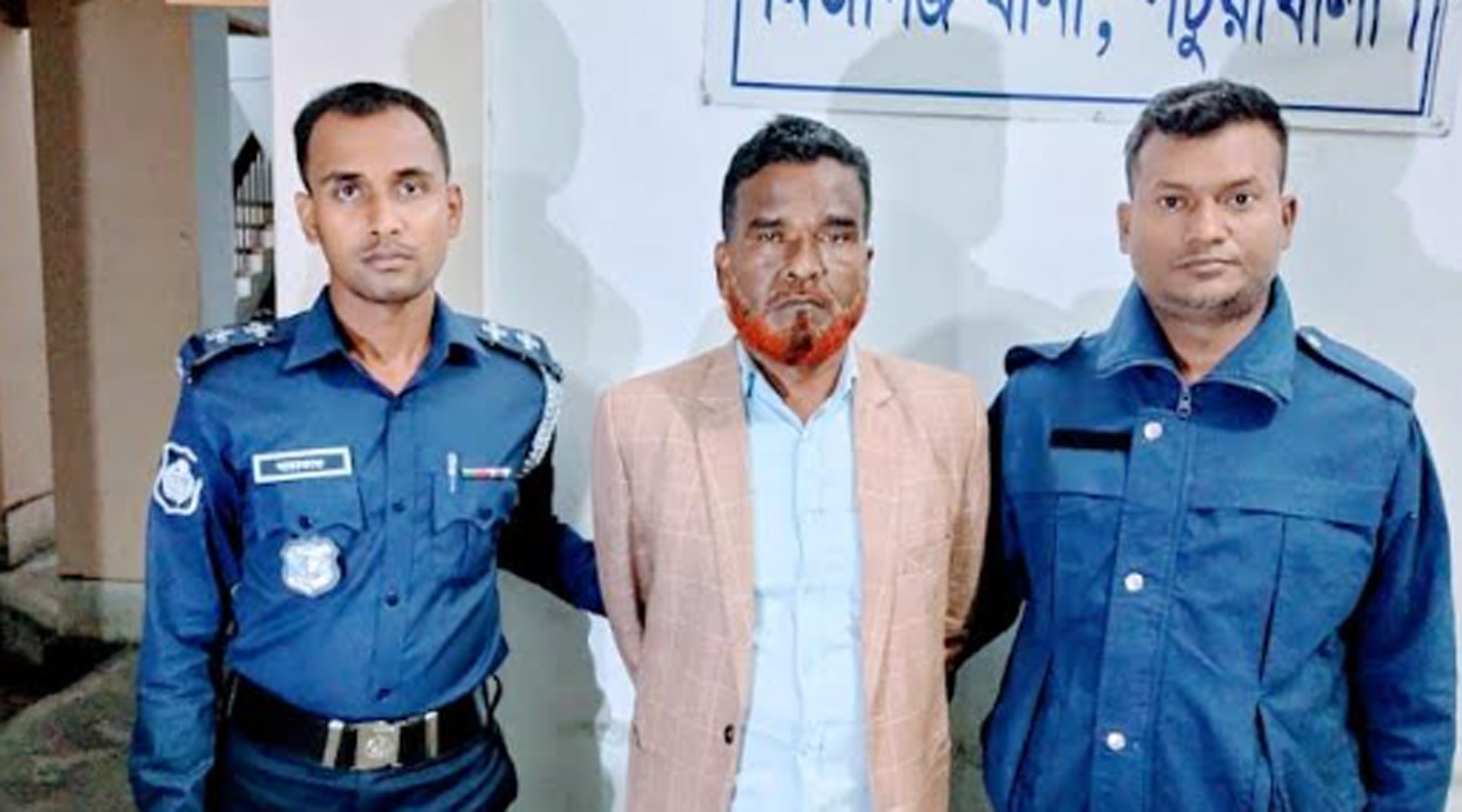 সাবেক স্বরাষ্ট্রমন্ত্রীর গাড়ি বহরে হামলার আসামি শাহআলম বিশ্বাস গ্রেপ্তার