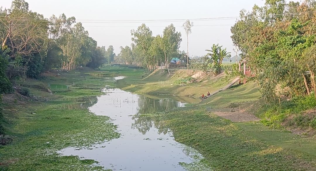 আলাই নদীর যৌবনে হানা দিল কারা?