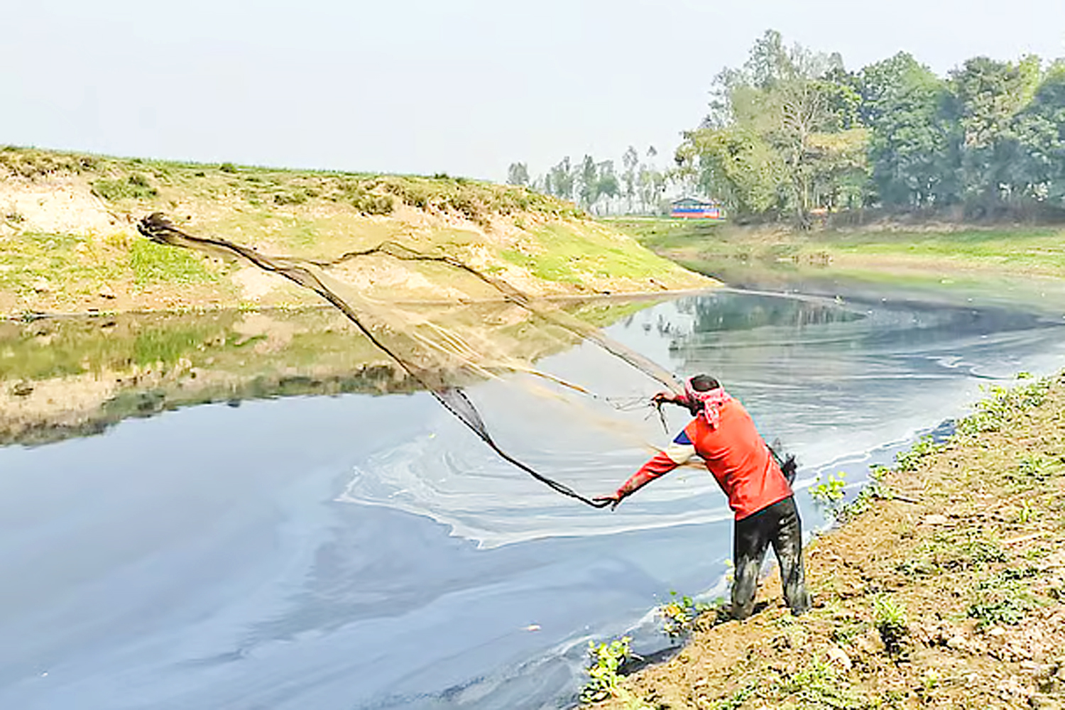 সুতাং নদে মাইক্রোপ্লাস্টিকের অস্তিত্ব