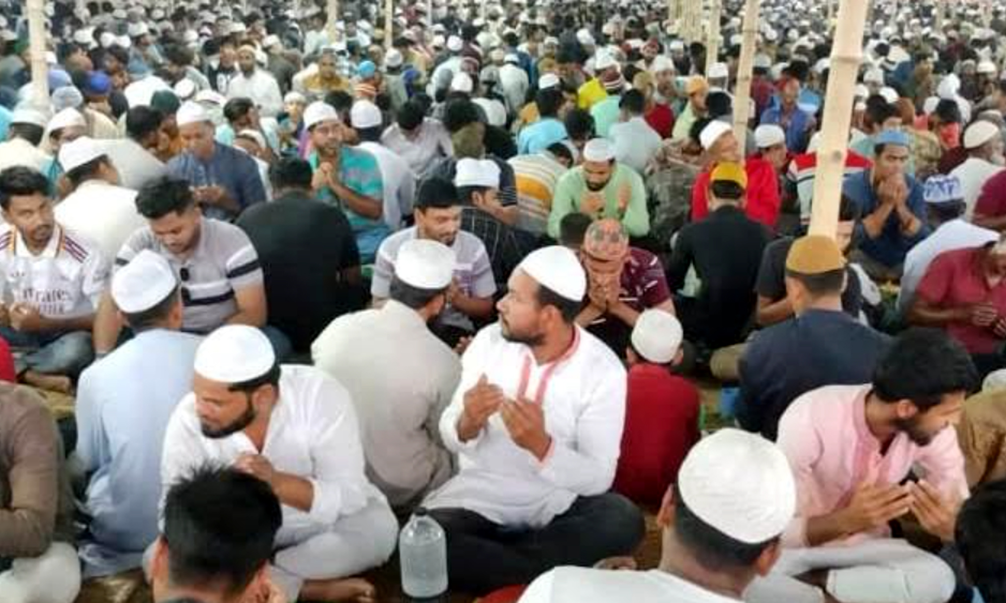 এক সঙ্গে ৬ হাজার মানুষষের ইফতার
