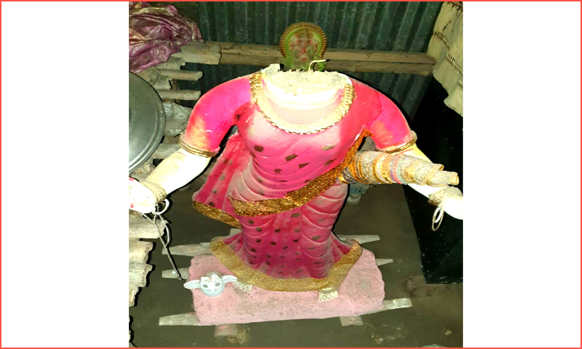 উল্লাপাড়ায় মন্দিরের লক্ষ্মী মূর্তির মাথা কেটে নিয়েছে দুস্কৃতকারীরা