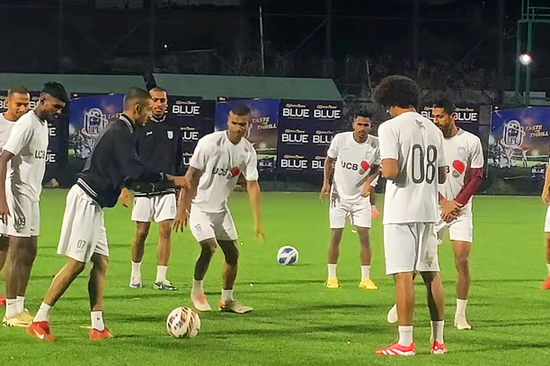 শিলংয়ের মাঠে লাইট বন্ধ, মাঠ ভাড়া নিয়ে হামজাদের অনুশীলন