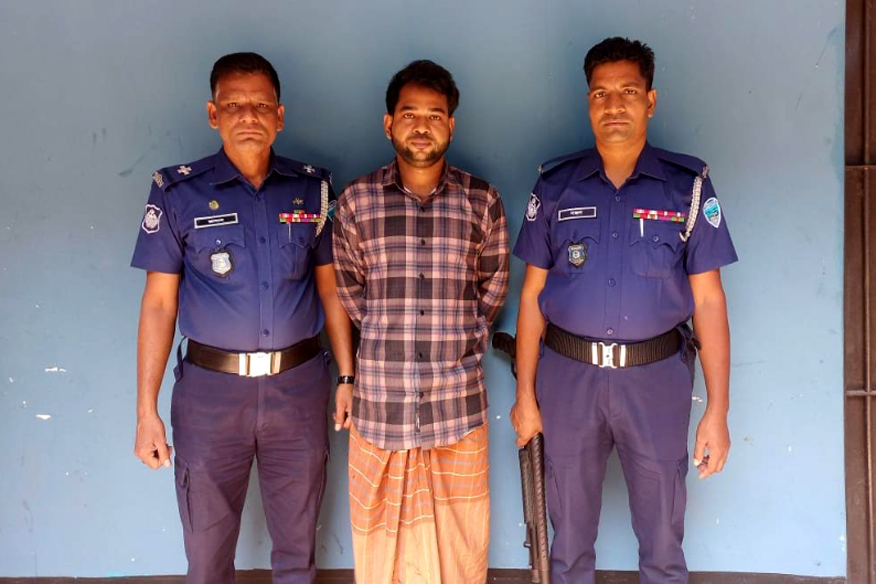 হাতিয়ায় স্কুল ছাত্রীকে শ্লীলতাহানির ঘটনায় প্রধান আসামী আটক