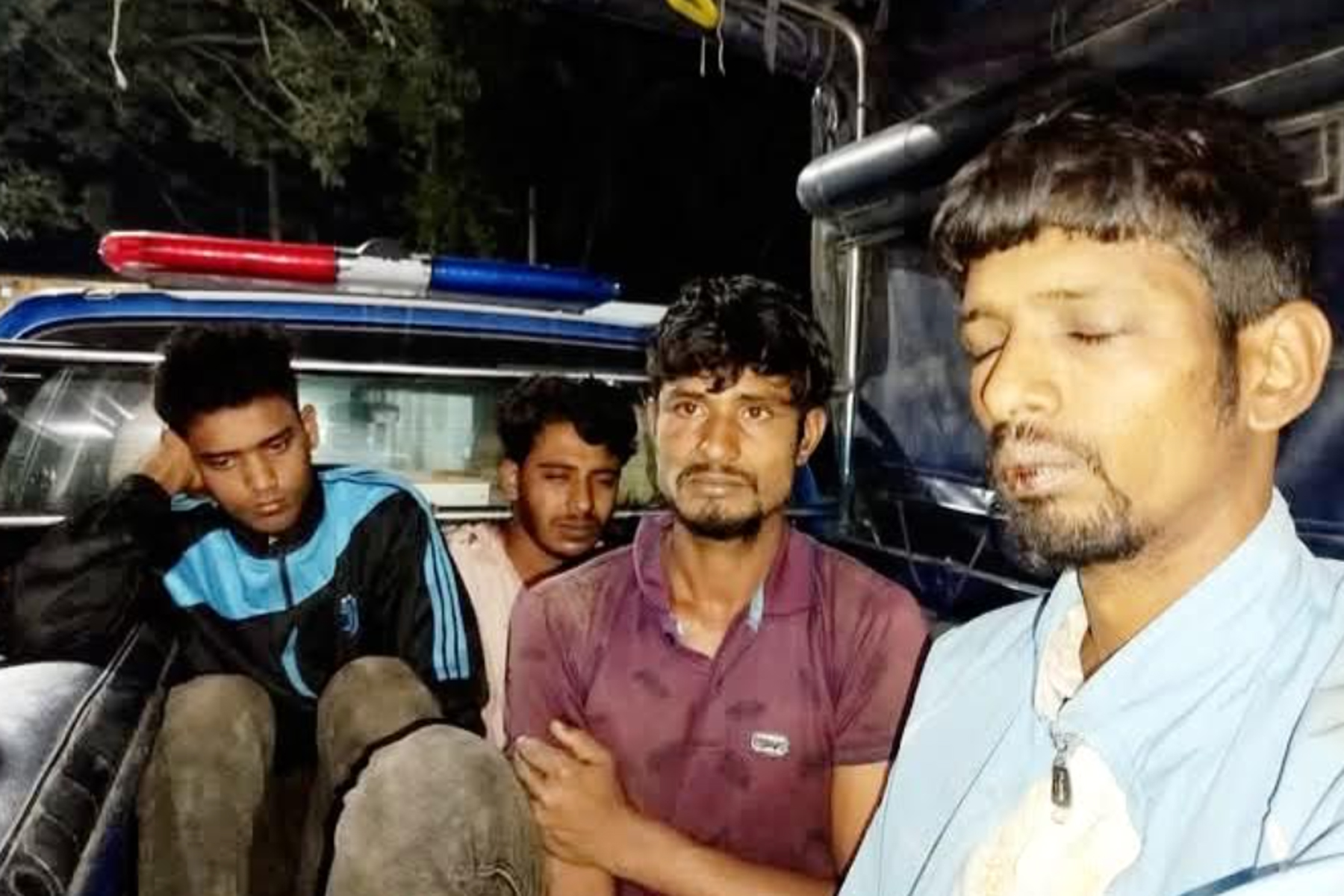 সিংড়ায় বৈদ্যুতিক ট্রান্সফরমার চুরির অভিযোগে চার জনকে গণধোলাই, ৩ পুলিশ সদস্য আহত