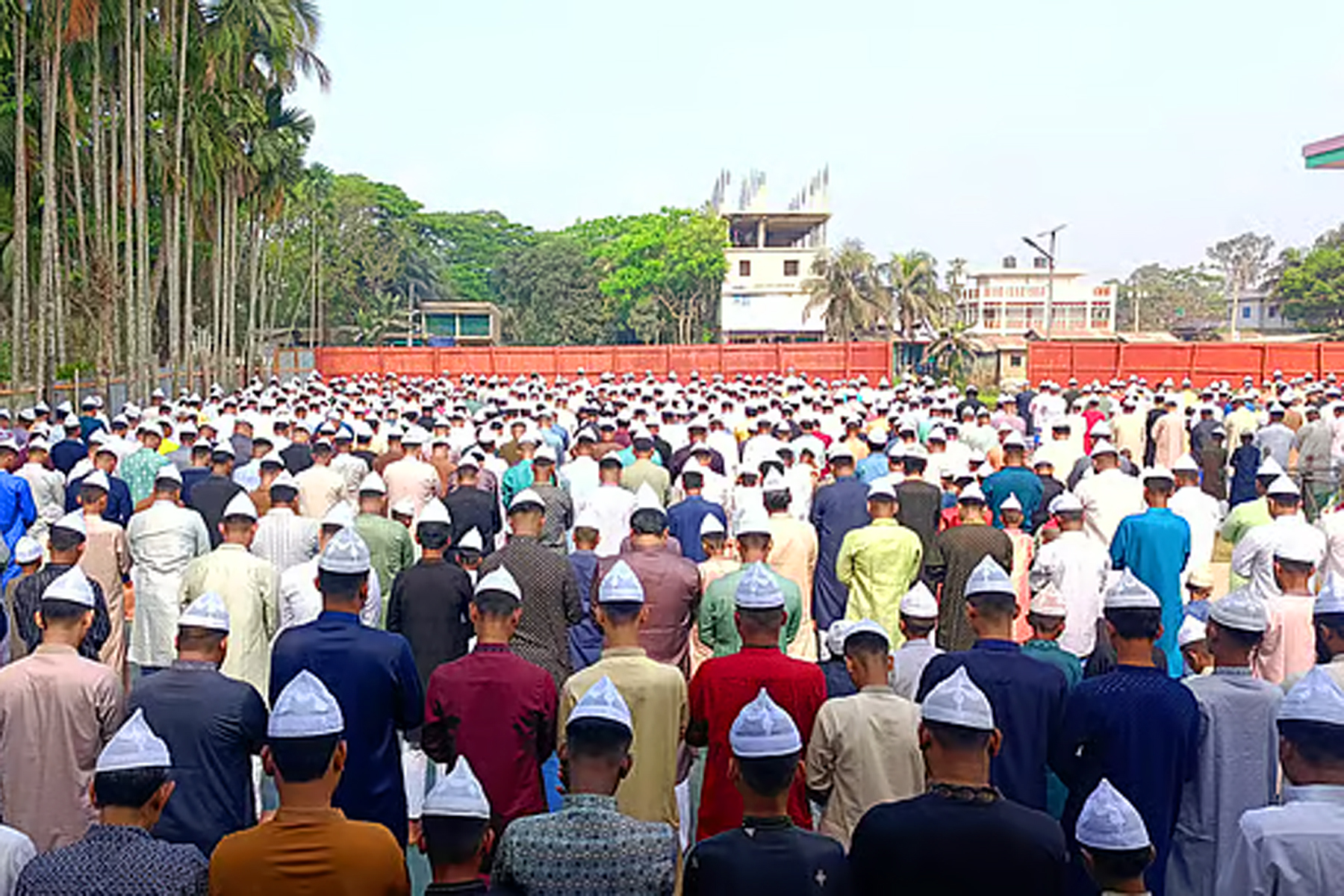 দক্ষিণ চট্টগ্রামের শতাধিক গ্রামে পবিত্র ঈদুল ফিতর উদযাপন করা হচ্ছে