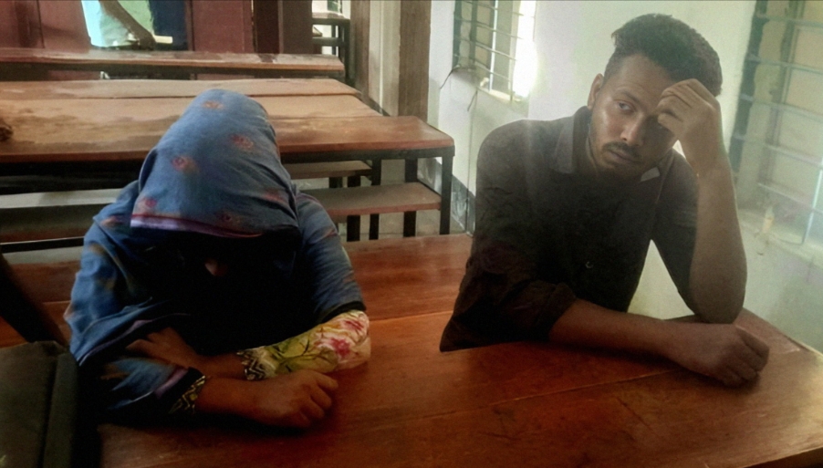 পরকীয়া করতে এসে আটক, সালিশি বৈঠকে বিয়ে