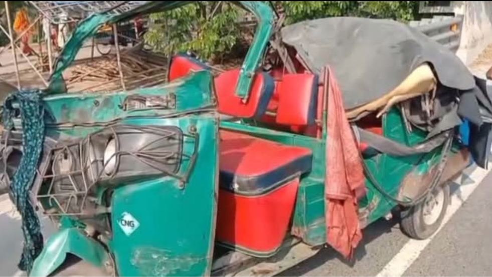 উল্লাপাড়ায় ট্যাংকলরী-সিএনজির মুখোমুখি সংঘর্ষে নিহত ২, আহত ৩