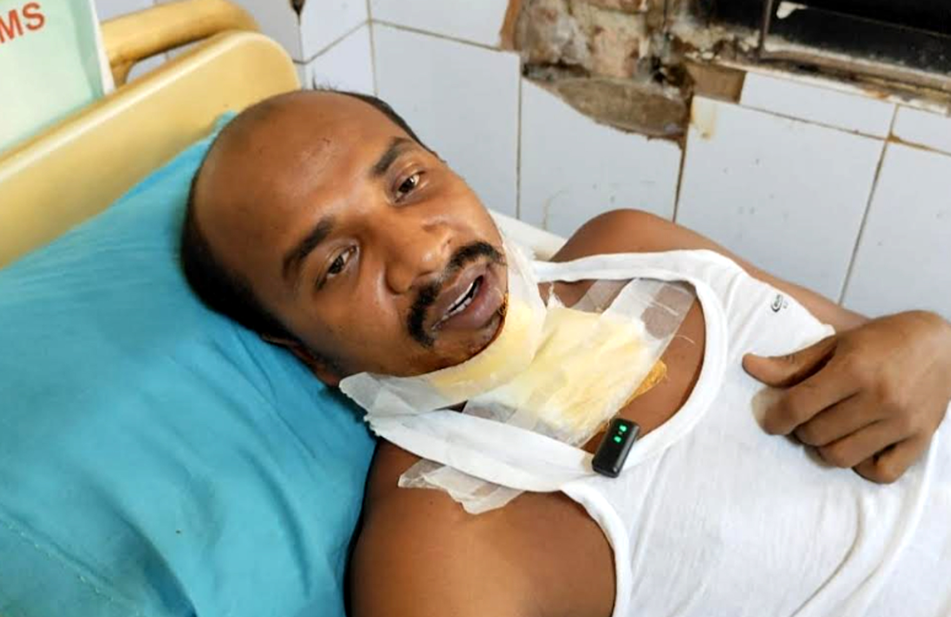 বাসটিকে ৪০ কিলোমিটার ধাওয়া করে একদল ডাকাত