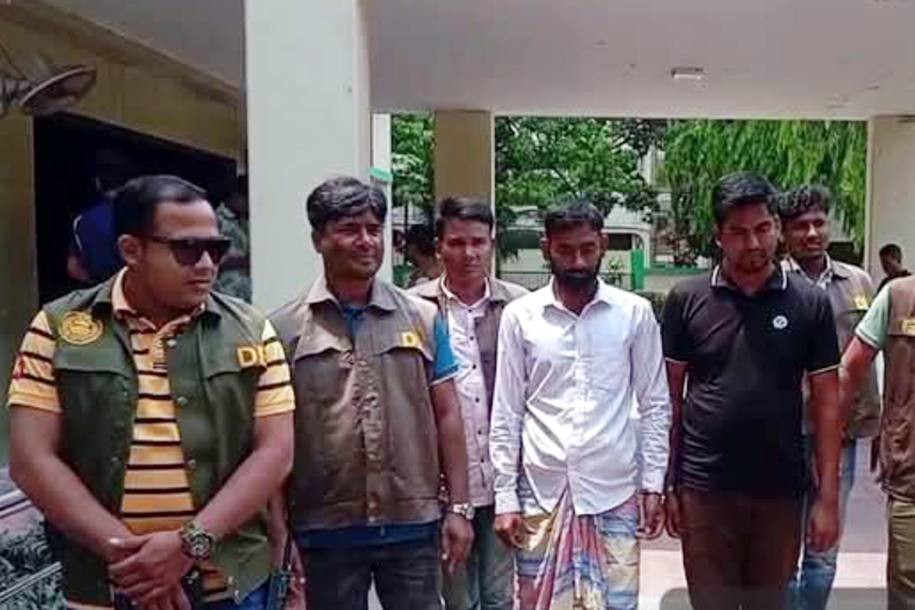 পুলিশ কনস্টেবল নিযোগের নামে অর্থ লেনদেন