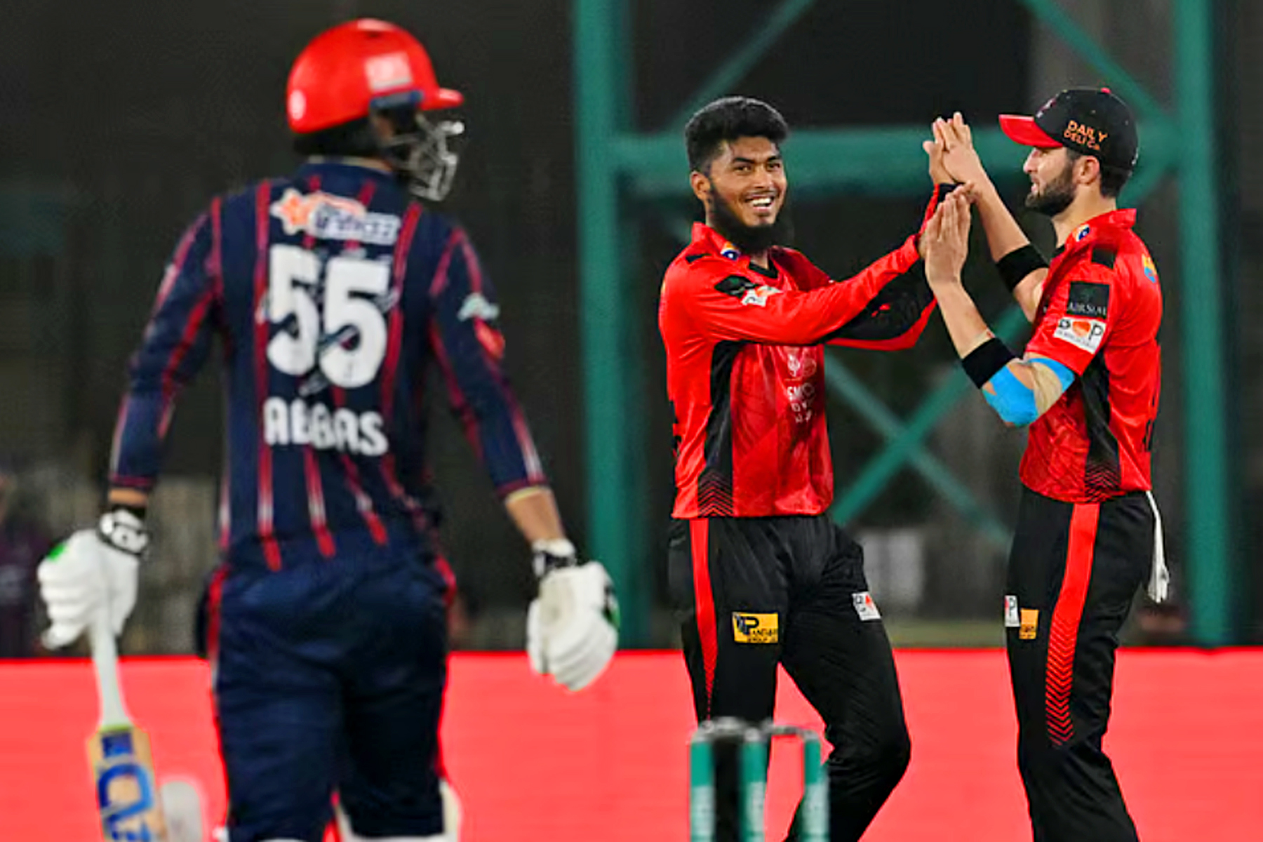 আবারো তিন উইকেট, পিএসএল মাতাচ্ছেন রিসাদ