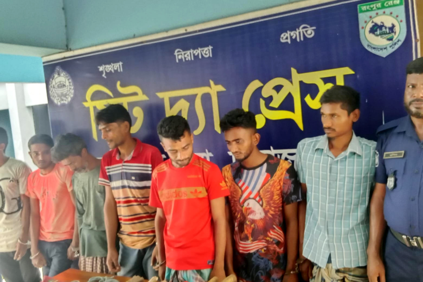 হাকিমপুরে ডাকাতির প্রস্তুতি কালে ৭ ডাকাত আটক