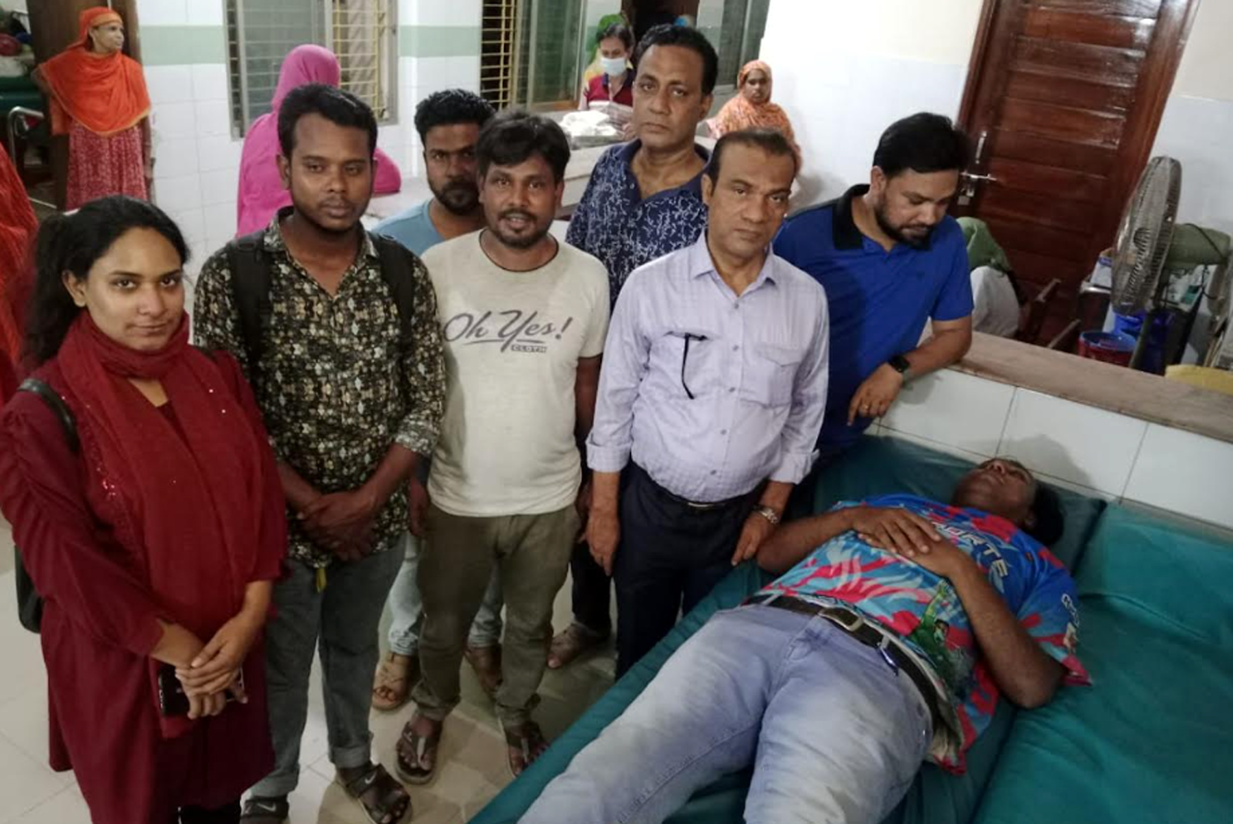 দুর্গাপুর সংবাদ প্রকাশের জেরে সাংবাদিকের ওপর সন্ত্রাসী হামলা