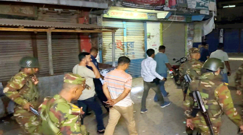 গুরুদাসপুরে বিএনপির দুইপক্ষের ধাওয়া-পাল্টা ধাওয়া, গুলি ছোড়ার অভিযোগ
