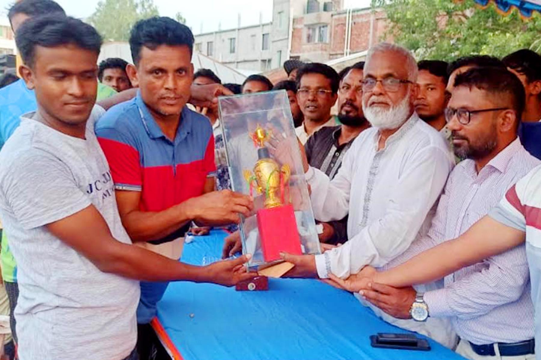 ধুনটে ভলিবল টুর্নামেন্টে পার নাটাবাড়ি চ্যাম্পিয়ন