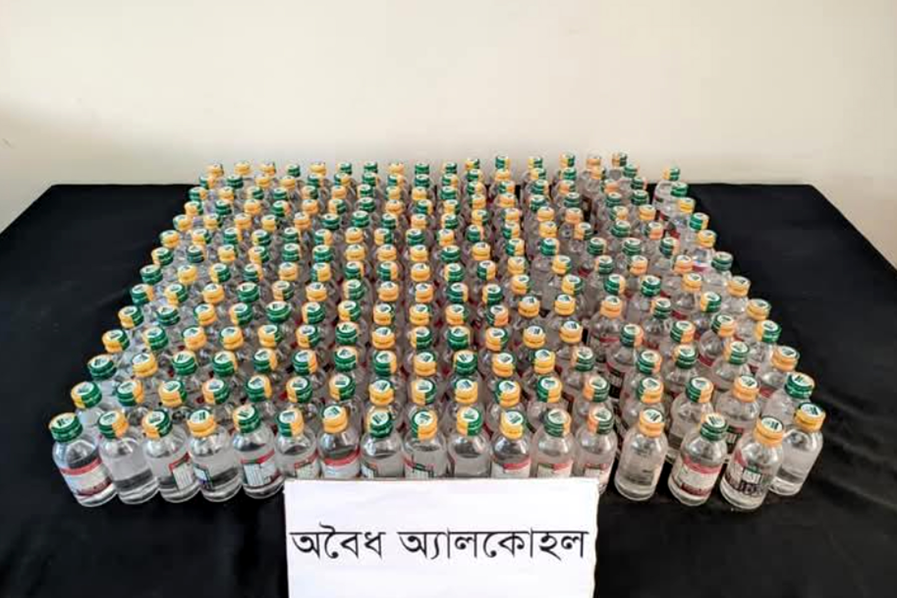 ওষুধ বিক্রির আড়ালে মাদকের কারবার