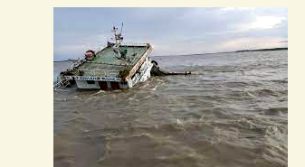 মেঘনায় রড-সিমেন্ট বোঝাই ট্রলার ডুবি