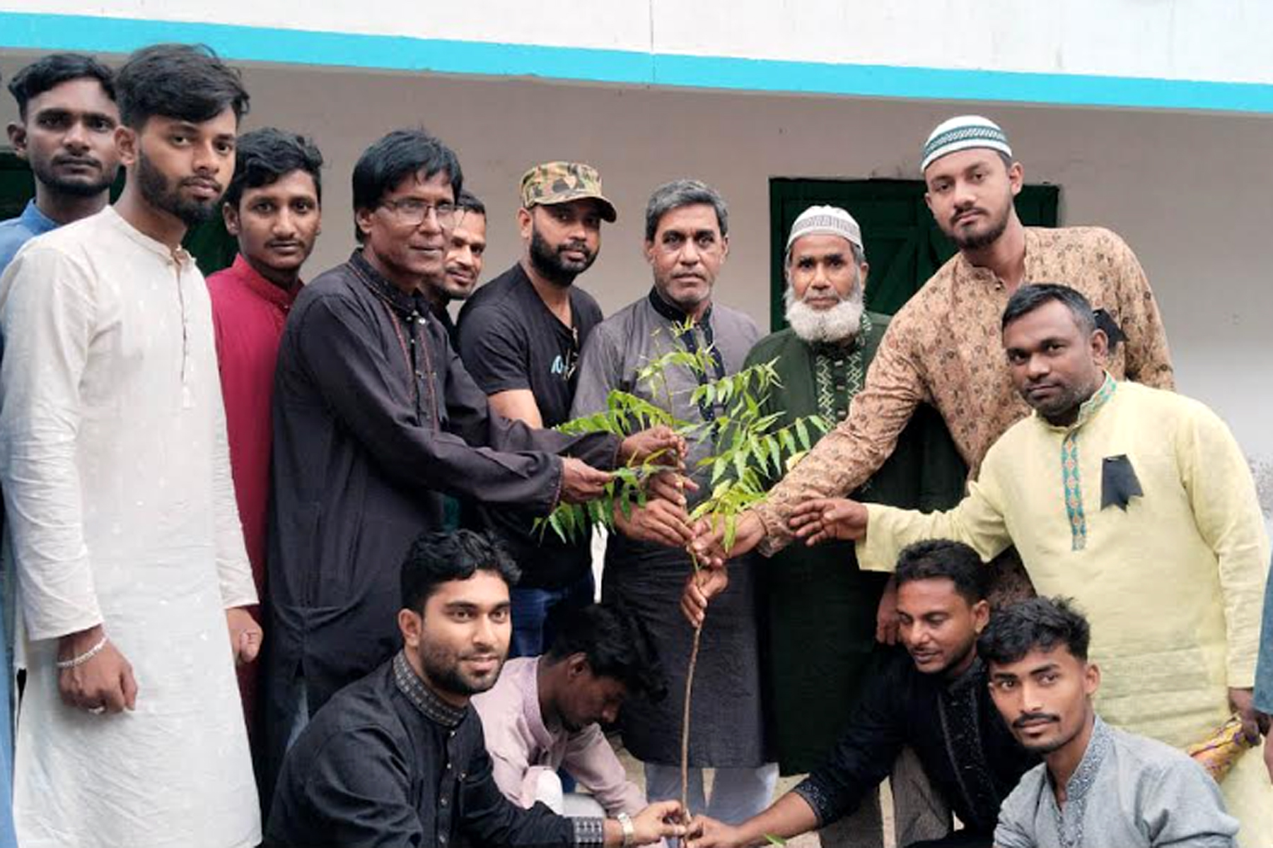 ধুনটে জিয়াউর রহমানের শাহাদত বার্ষিকীতে বৃক্ষরোপন 