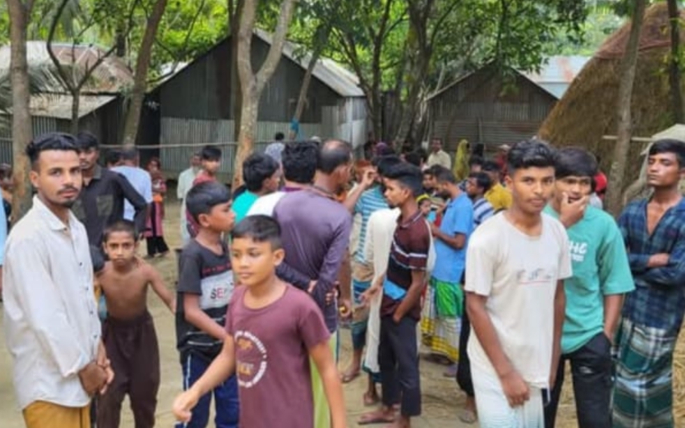 সিরাজগঞ্জে স্ত্রীকে গলাকেটে হত্যার পর স্বামীর অত্মহত্যার চেষ্টা