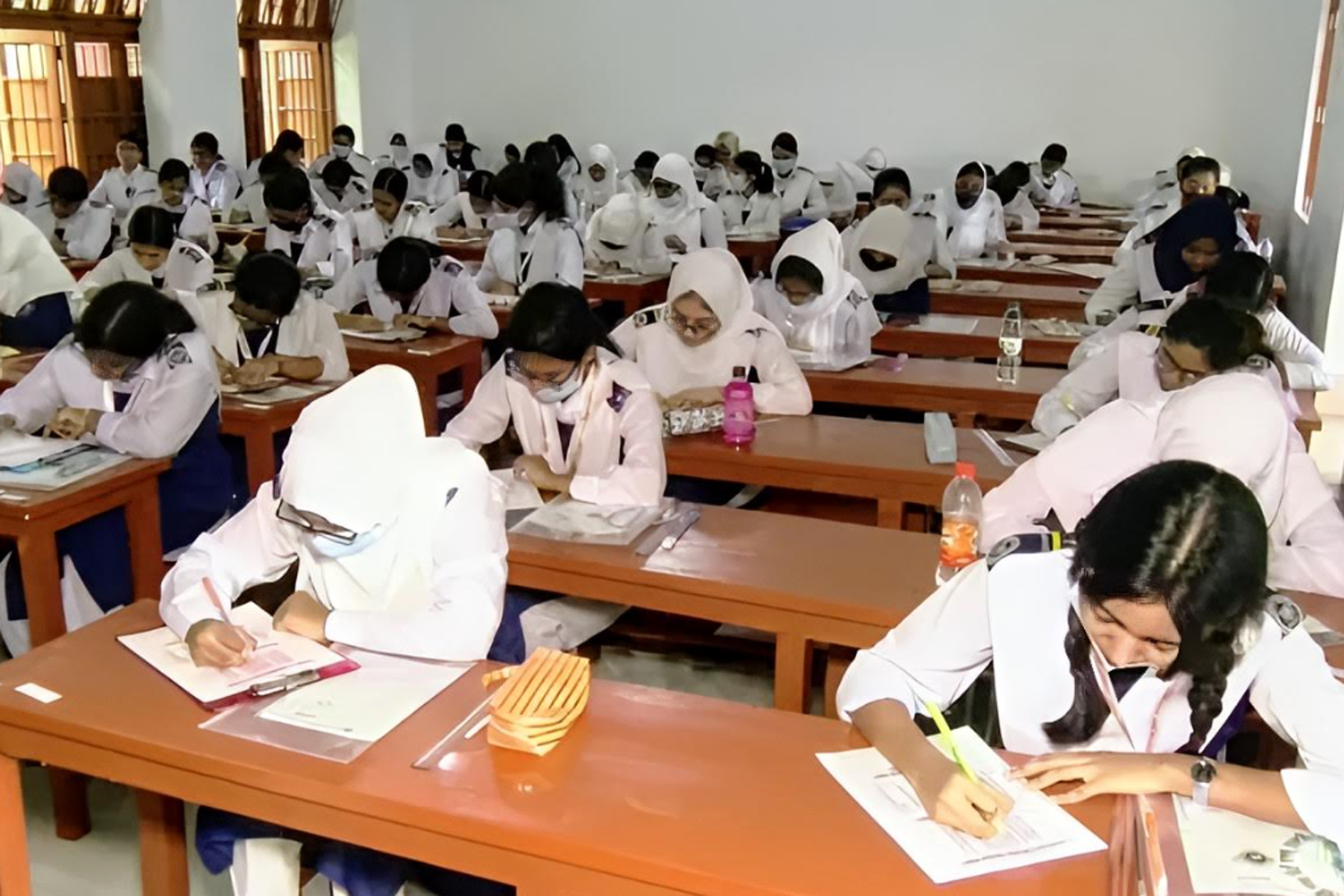 বাগমারায় এইচএসসি ও সমমানের পরিক্ষায় প্রথম দিনে বহিষ্কার ৪ শিক্ষার্থী
