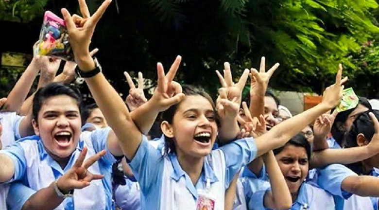 রাজশাহী বোর্ডে পাশের হার ৭৭.৬৩ , এগিয়ে মেয়েরা 