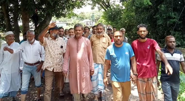 নোয়াখালীতে জলাবদ্ধতা নিরসনে অবৈধ স্থাপনা উচ্ছেদের দাবিতে বিক্ষোভ
