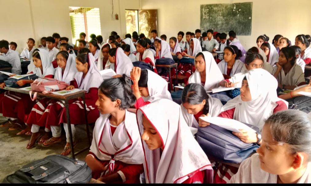 ঠাকুরগাঁওয়ে স্কুল সেনসিটাইজেসন প্রোগ্রাম অনুষ্ঠিত