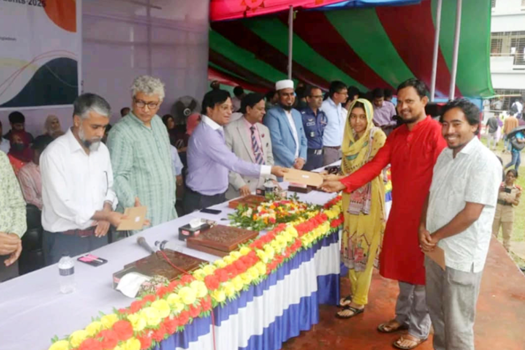 মেধাবী ও অসচ্ছল শিক্ষার্থীদের বৃত্তি প্রদান গোবিপ্রবি প্রশাসনের