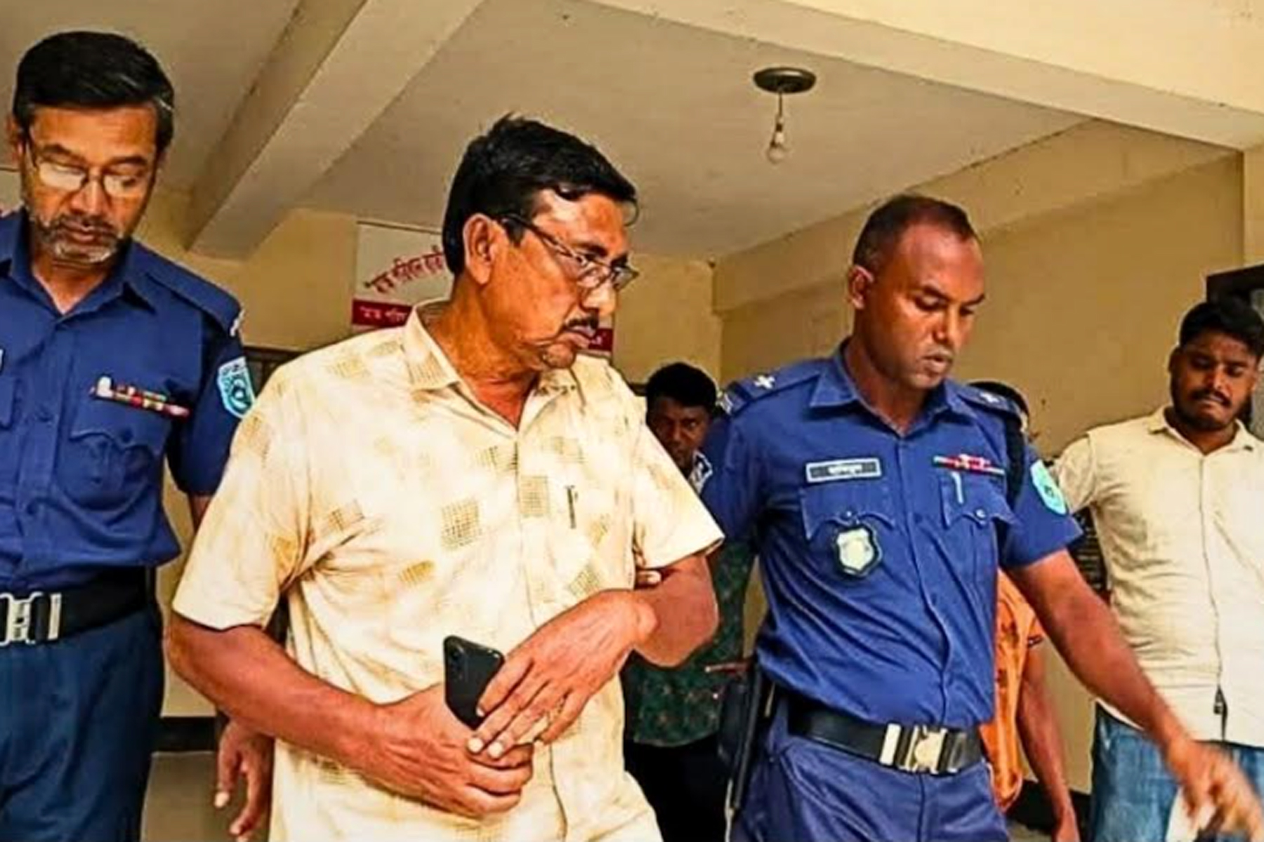 সাঘাটায় জুমারবাড়ি ইউপি চেয়ারম্যান গ্রেপ্তার