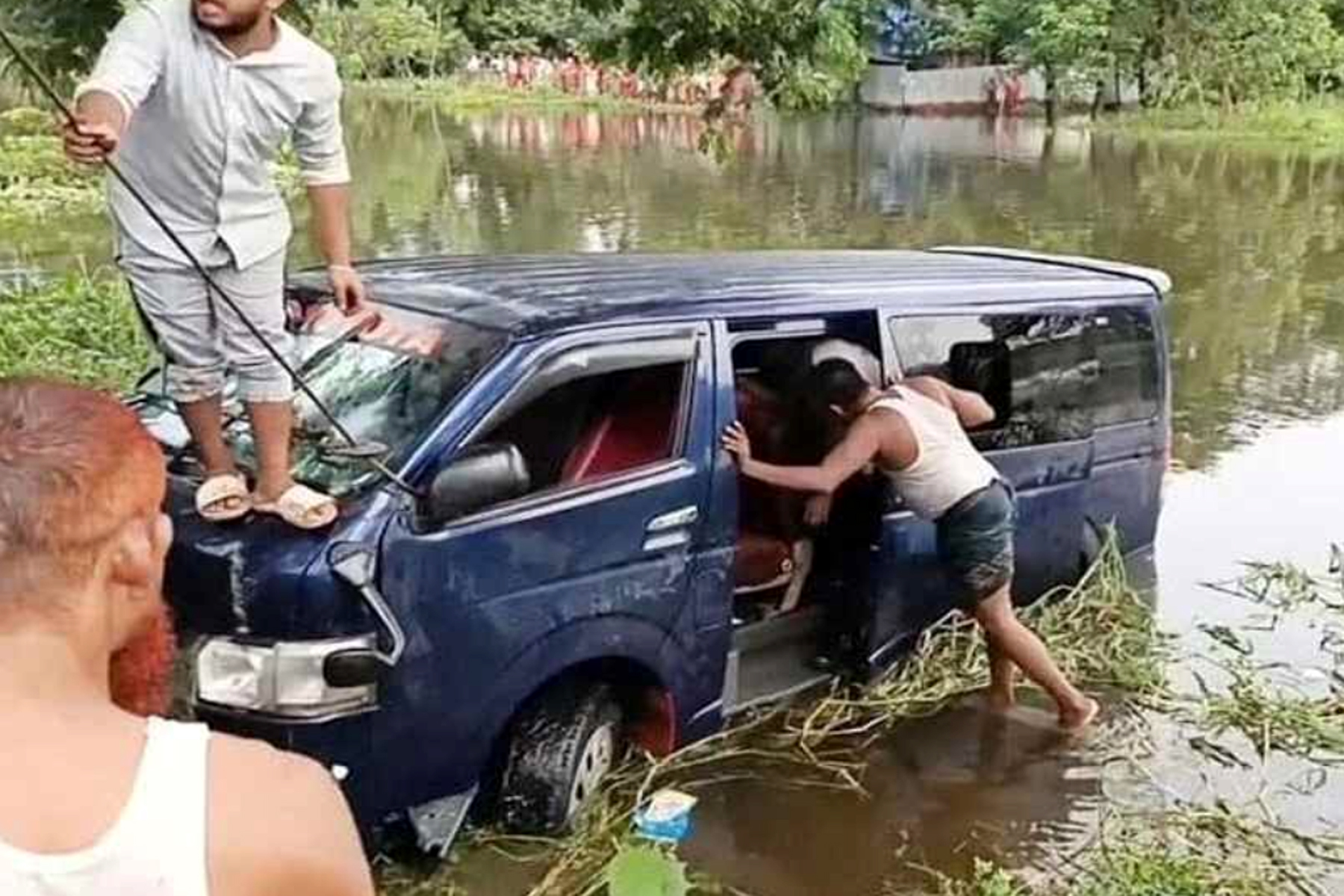 একই পরিবারের ৭জনের মৃত্যু, চালকের বিরুদ্ধে মামলা