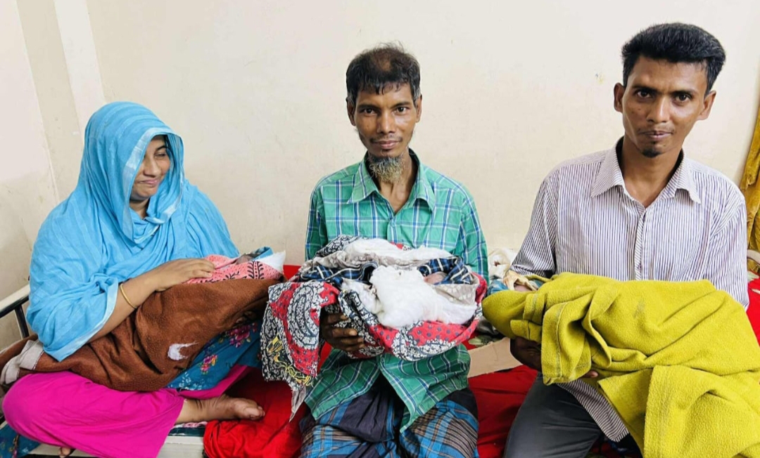 একসঙ্গে তিন সন্তান প্রসব করেছেন এক গৃহবধূ